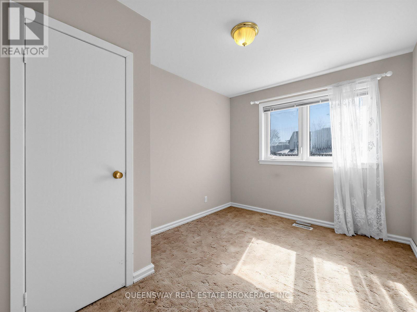 517 Pinegrove Road, Oakville, Ontario  L6K 2C2 - Photo 17 - W13221180