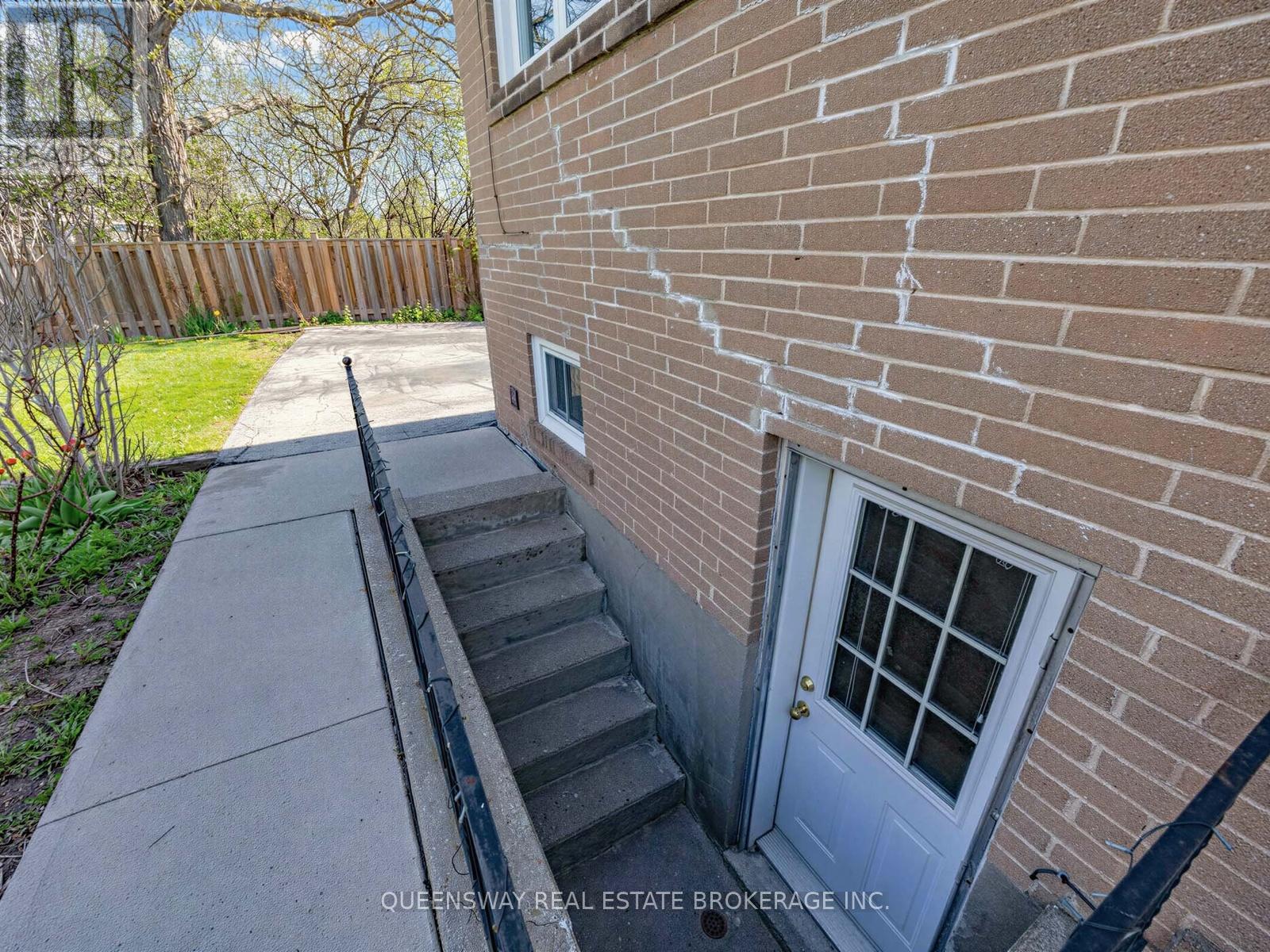 517 Pinegrove Road, Oakville, Ontario  L6K 2C2 - Photo 34 - W13221180