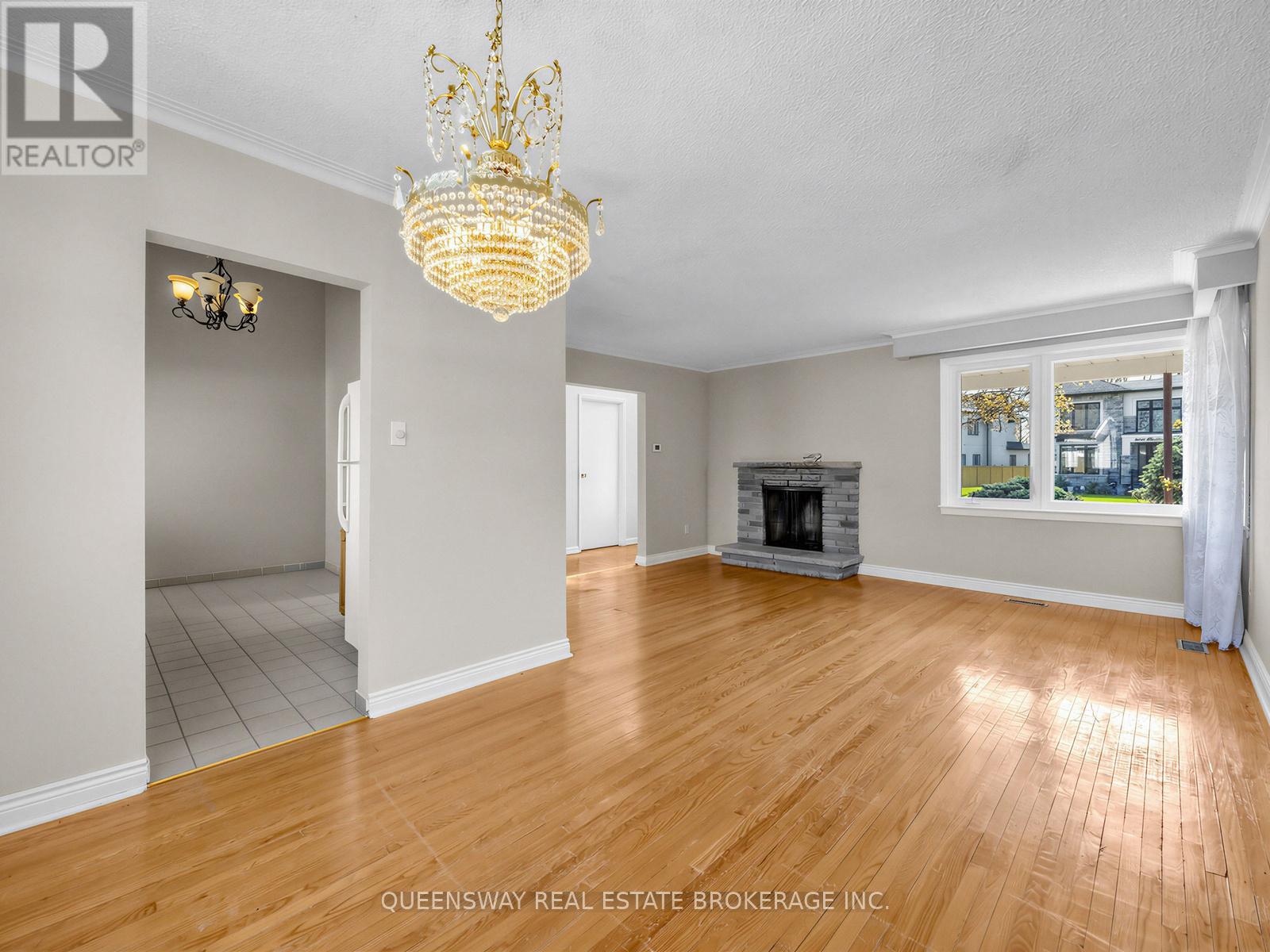 517 Pinegrove Road, Oakville, Ontario  L6K 2C2 - Photo 6 - W13221180