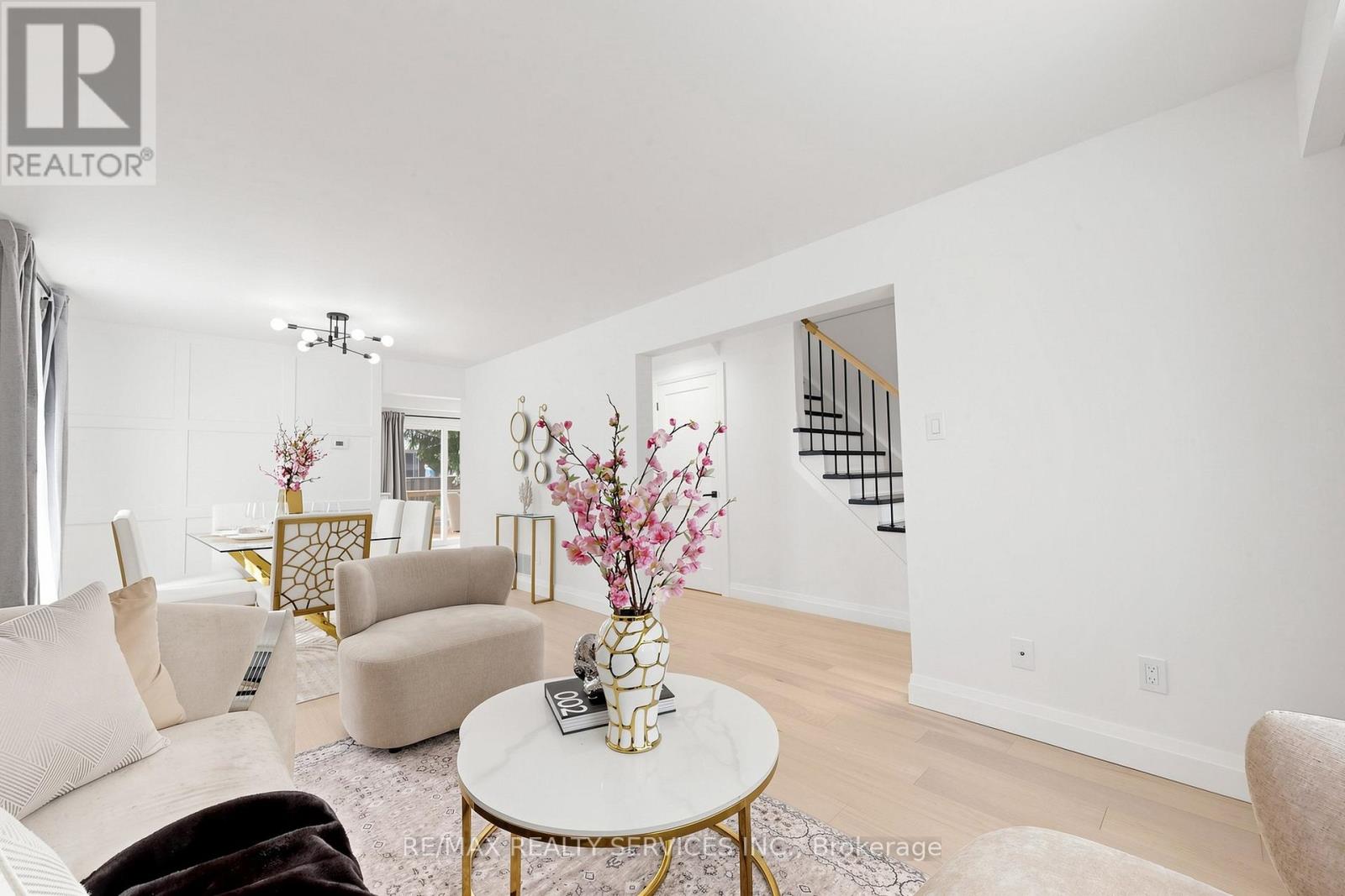 26 Mayfair Crescent, Brampton, Ontario  L6S 3N4 - Photo 7 - W13221482