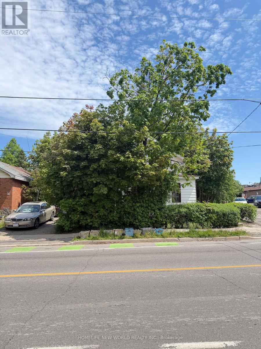 16 Centre Street N, Brampton, Ontario  L6V 1S7 - Photo 3 - W13221586