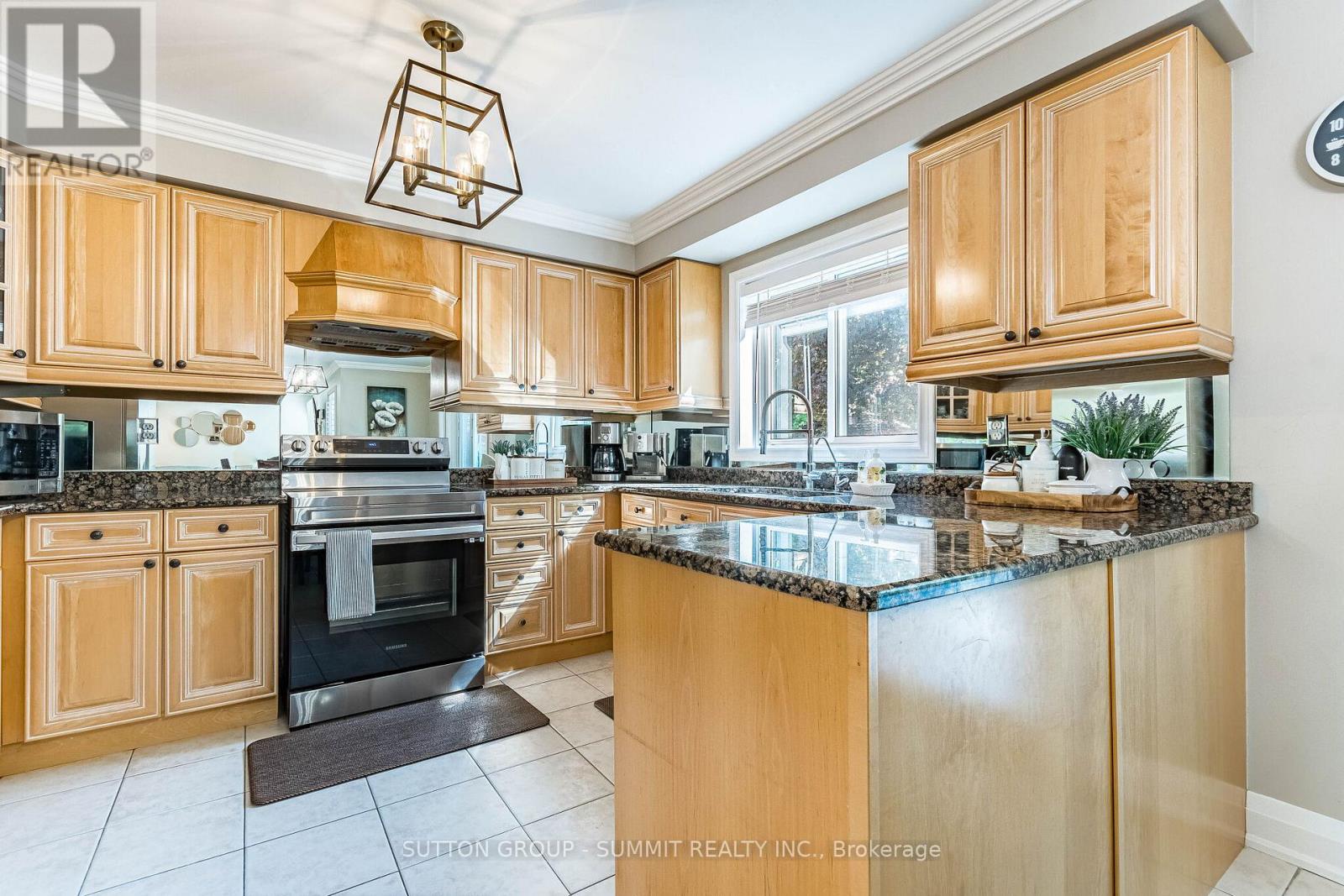 97 Grist Mill Drive, Halton Hills, Ontario  L7G 6B7 - Photo 10 - W13221608
