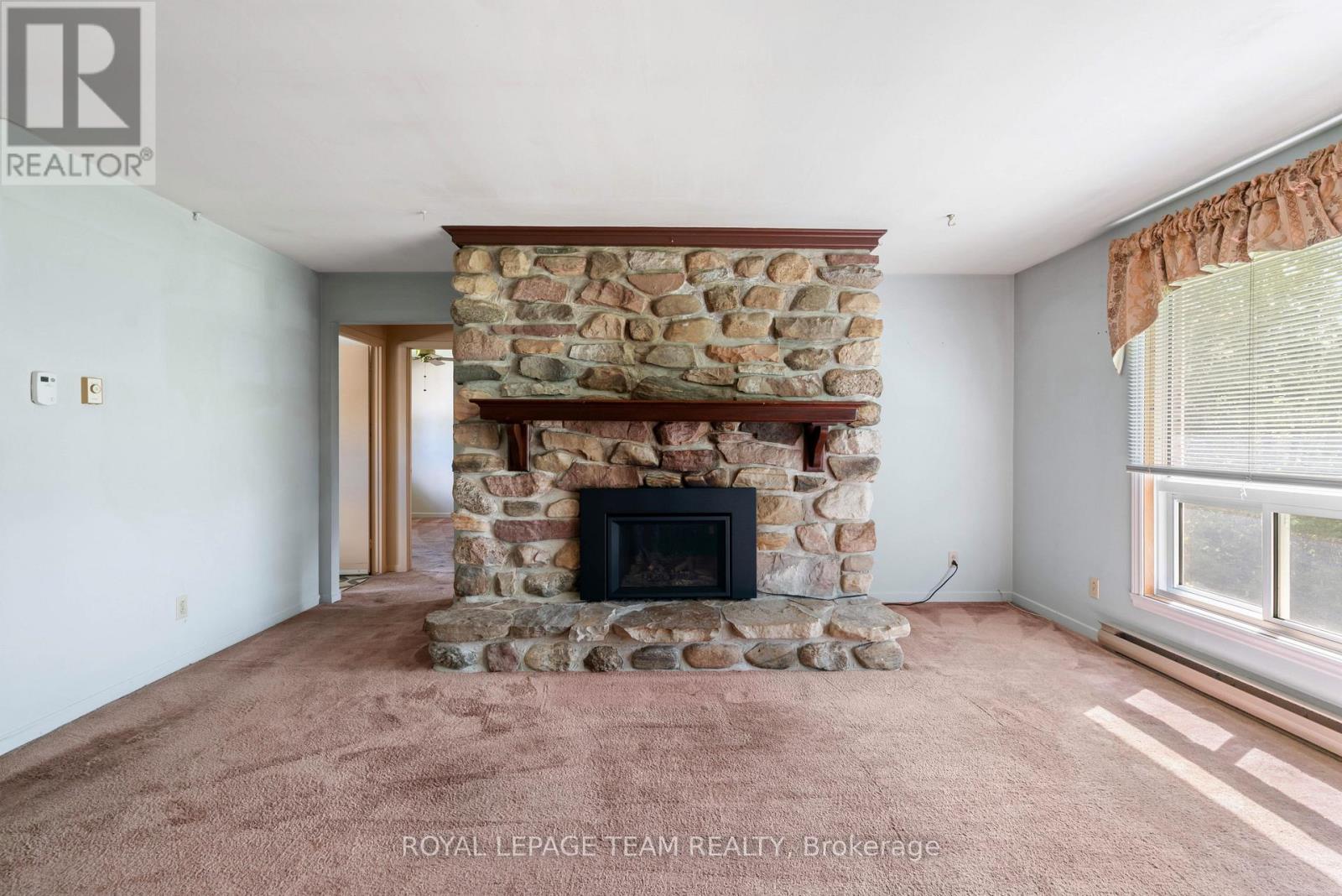 15615 Dixon Road, South Stormont, Ontario  K0C 1R0 - Photo 12 - X13221724