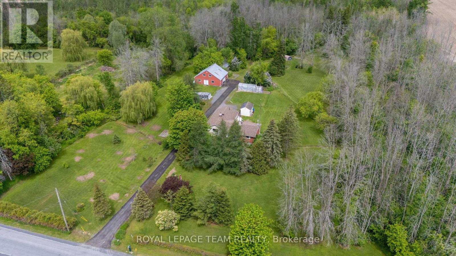 15615 Dixon Road, South Stormont, Ontario  K0C 1R0 - Photo 2 - X13221724