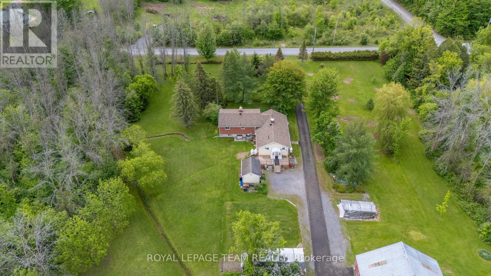 15615 Dixon Road, South Stormont, Ontario  K0C 1R0 - Photo 35 - X13221724