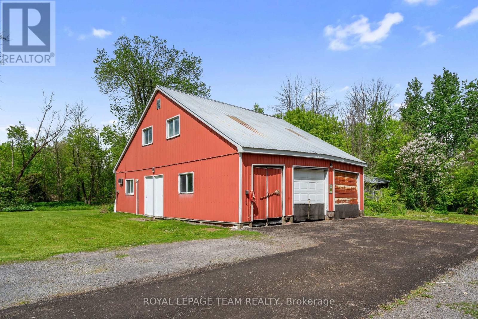 15615 Dixon Road, South Stormont, Ontario  K0C 1R0 - Photo 4 - X13221724