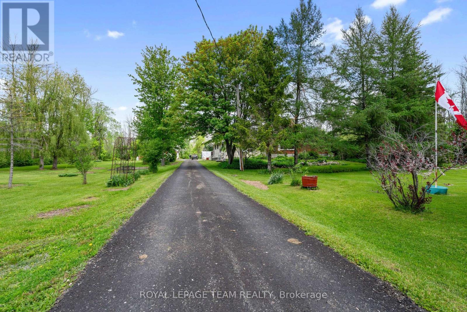 15615 Dixon Road, South Stormont, Ontario  K0C 1R0 - Photo 5 - X13221724