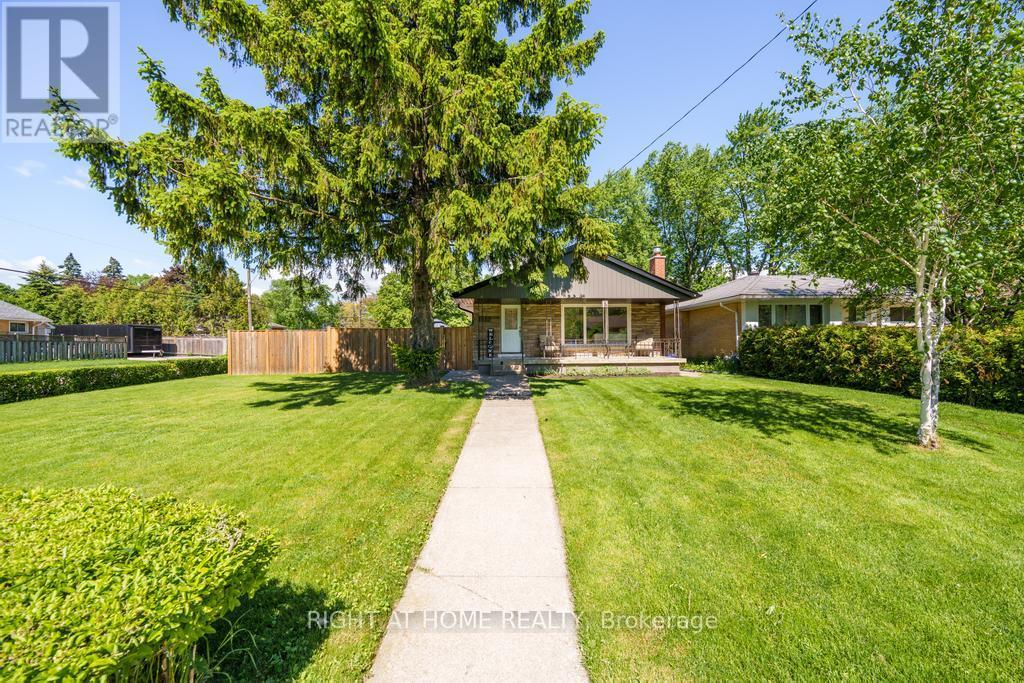 118 West 33rd Street, Hamilton, Ontario  L9C 5J1 - Photo 2 - X13221212