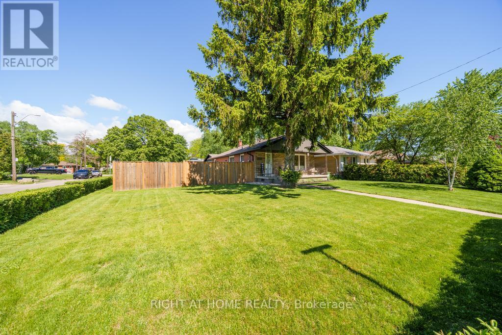 118 West 33rd Street, Hamilton, Ontario  L9C 5J1 - Photo 5 - X13221212