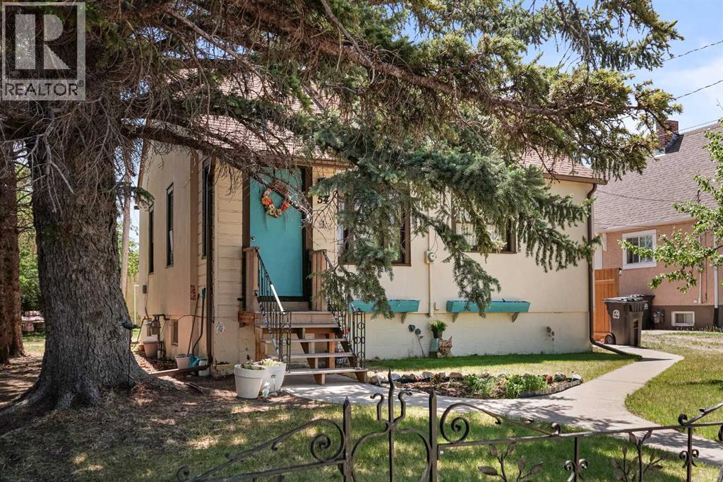 54 Church Avenue, Raymond, Alberta  T0K 2S0 - Photo 2 - A2316067