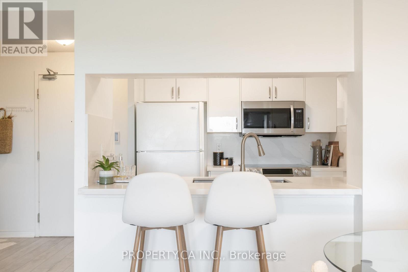 1422 - 18 Mondeo Drive, Toronto, Ontario  M1P 5C8 - Photo 11 - E13221464