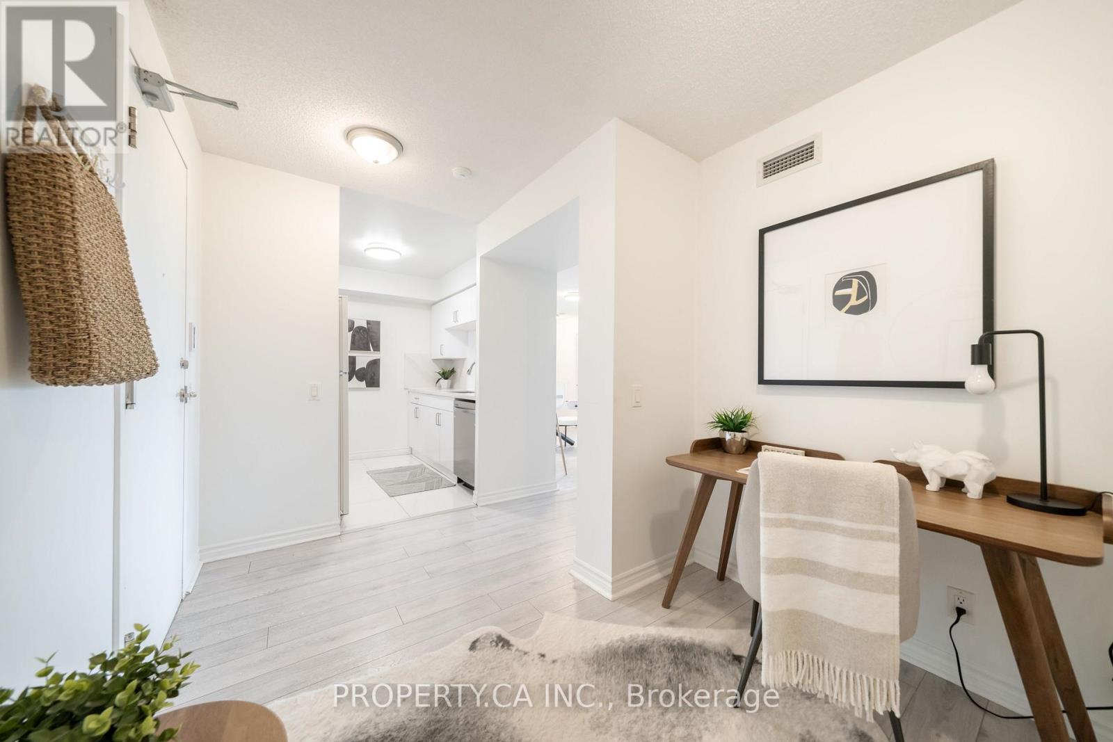 1422 - 18 Mondeo Drive, Toronto, Ontario  M1P 5C8 - Photo 8 - E13221464