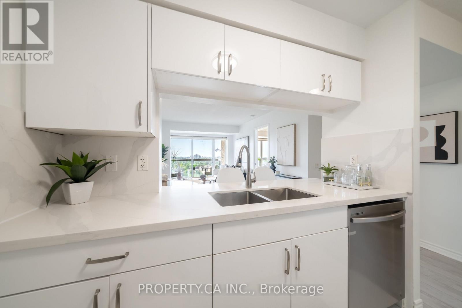 1422 - 18 Mondeo Drive, Toronto, Ontario  M1P 5C8 - Photo 7 - E13221464