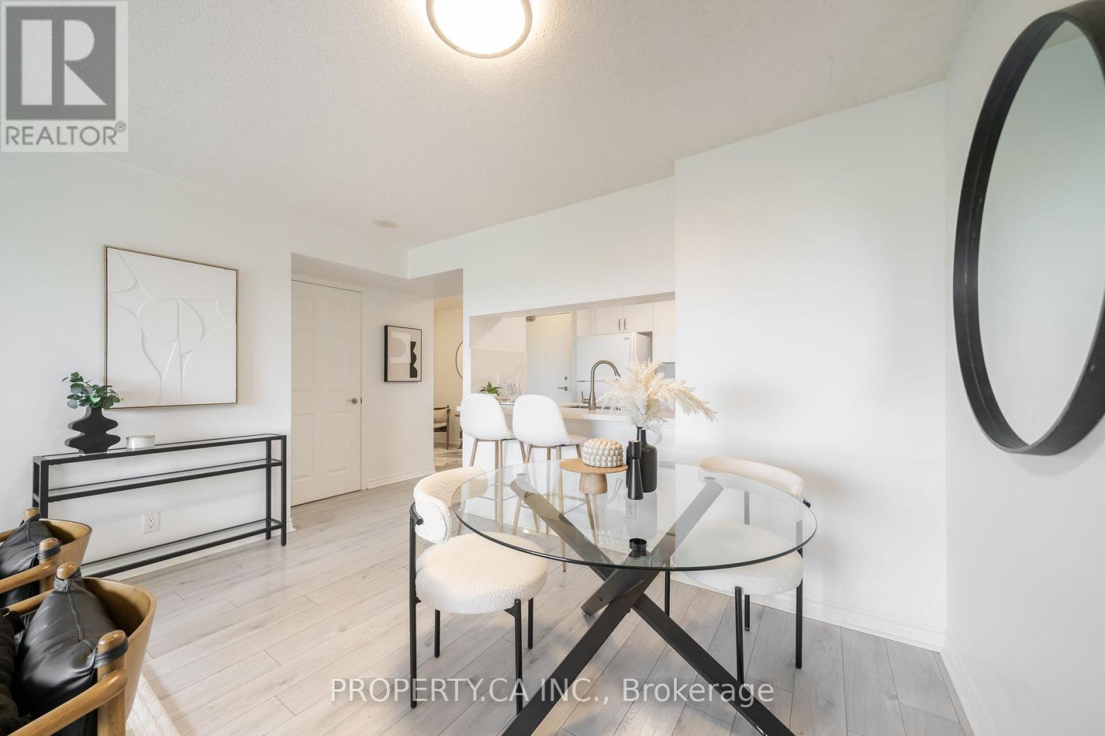 1422 - 18 Mondeo Drive, Toronto, Ontario  M1P 5C8 - Photo 3 - E13221464