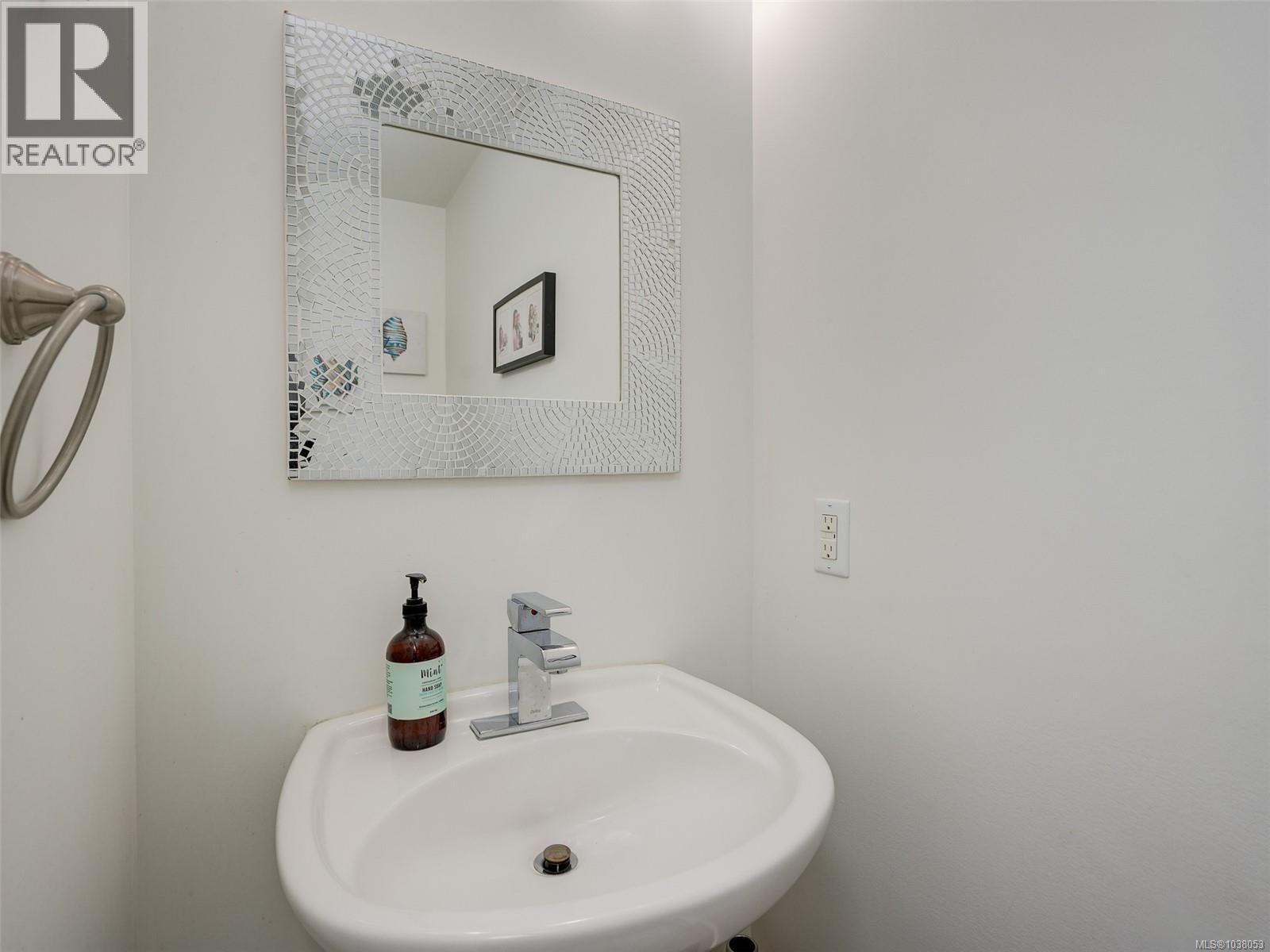 4086 Copperridge Lane, Saanich, British Columbia  V8Z 0B2 - Photo 17 - 1038053