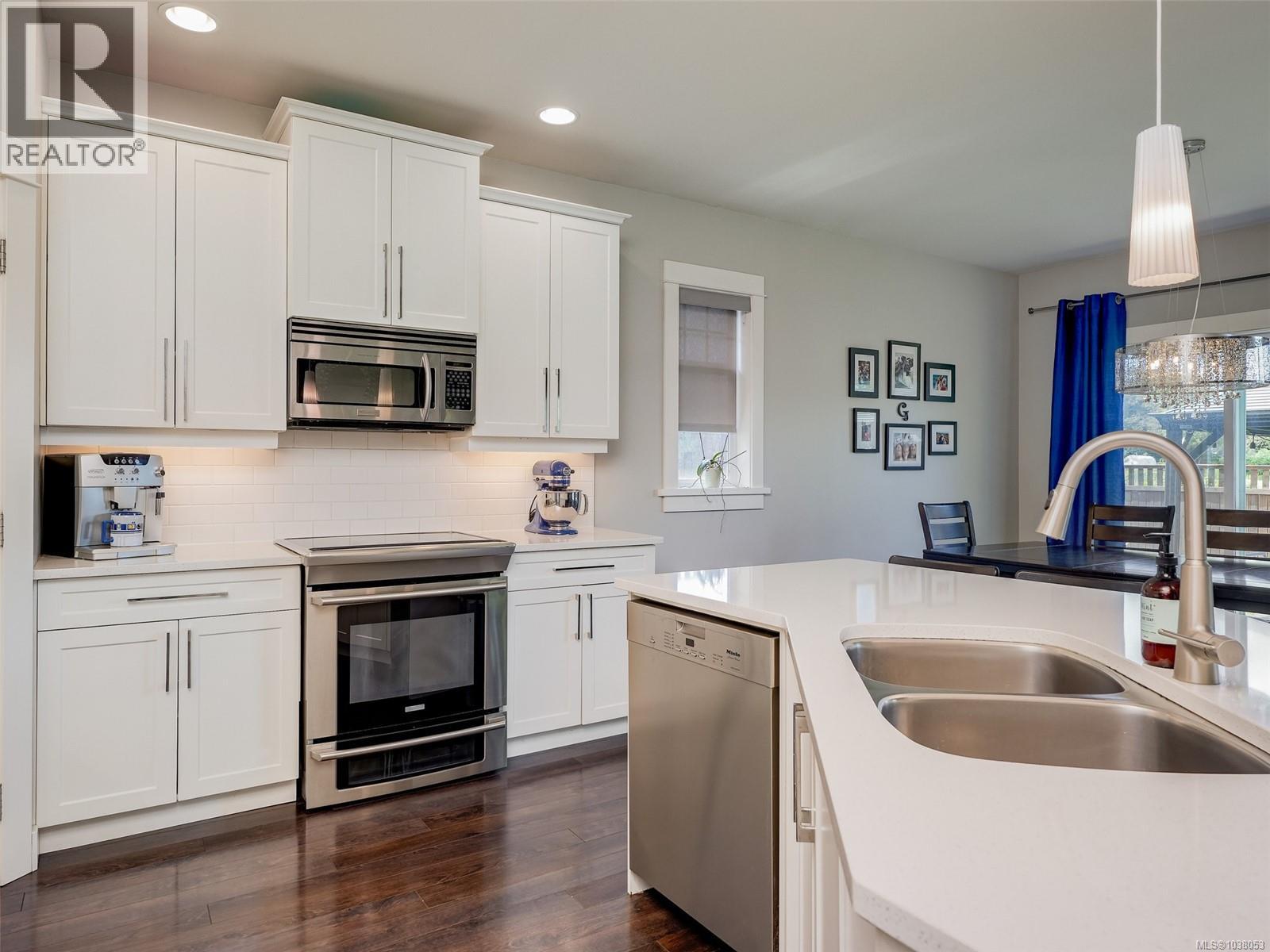4086 Copperridge Lane, Saanich, British Columbia  V8Z 0B2 - Photo 9 - 1038053