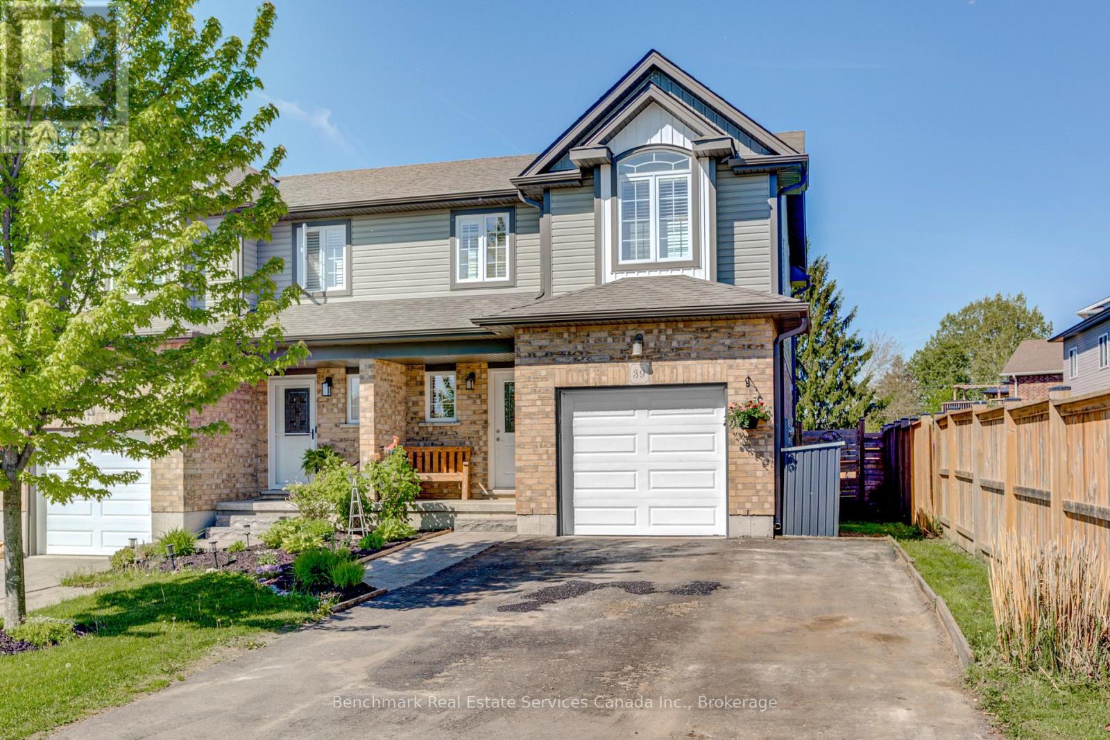 39 Leesboro Trail, Thames Centre (Thorndale), Ontario  N0M 2P0 - Photo 2 - X13172754