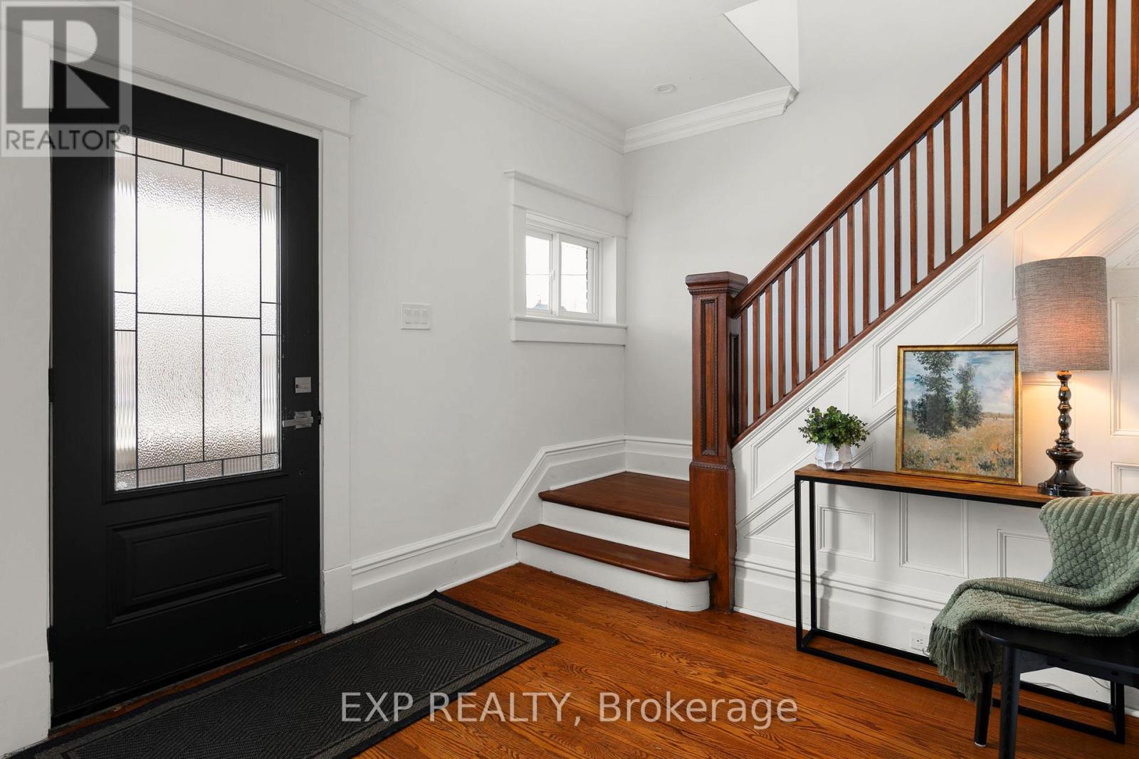 36 Sophia Street W, Barrie, Ontario  L4N 1J3 - Photo 2 - S13221670