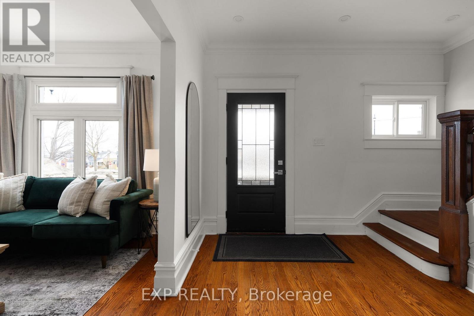 36 Sophia Street W, Barrie, Ontario  L4N 1J3 - Photo 3 - S13221670