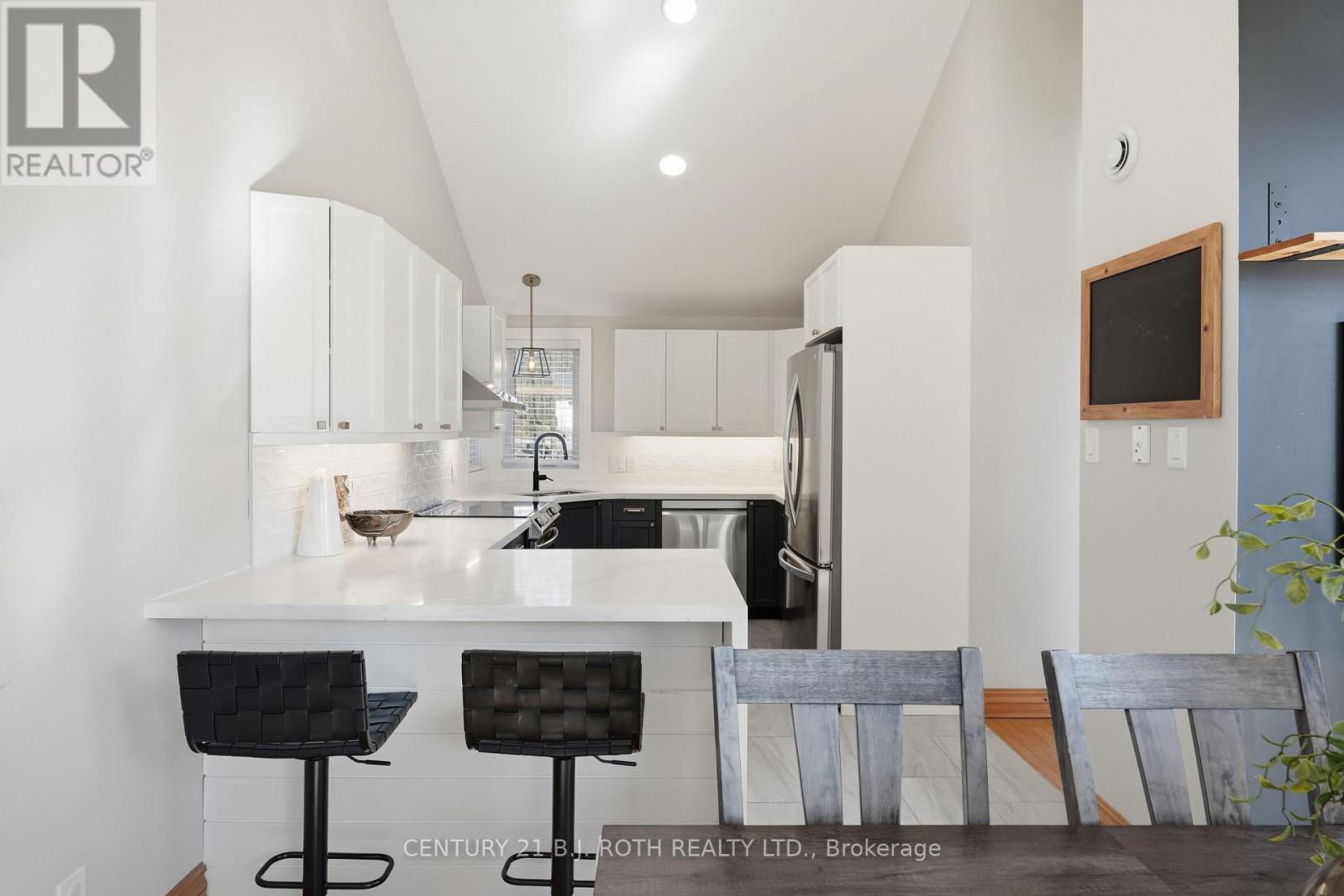46 Slalom Drive, Oro-Medonte, Ontario  L0K 1N0 - Photo 7 - S13221702