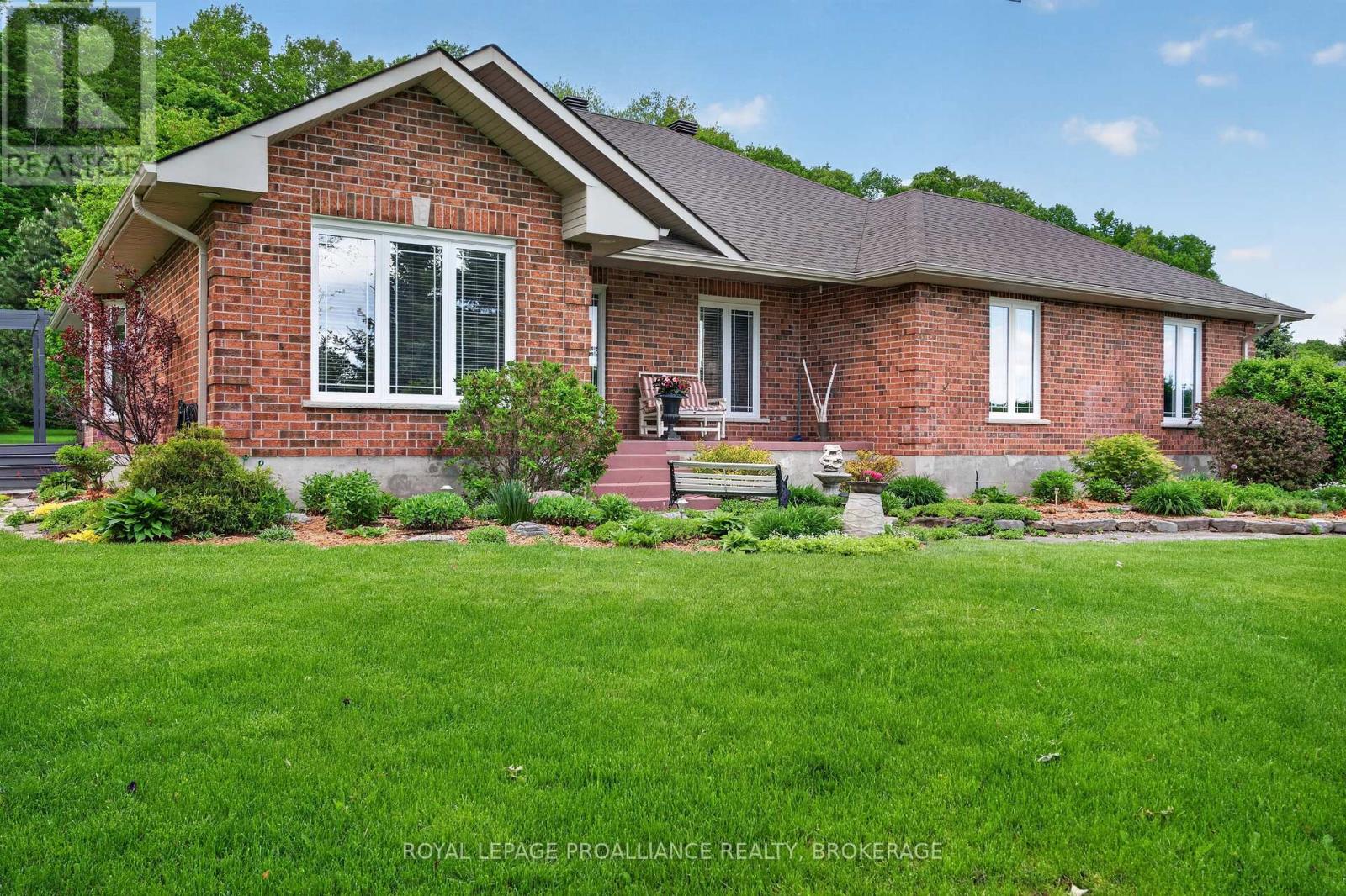 3920 Middle Woodland Drive, Frontenac, Ontario  K0H 1X0 - Photo 1 - X13056942