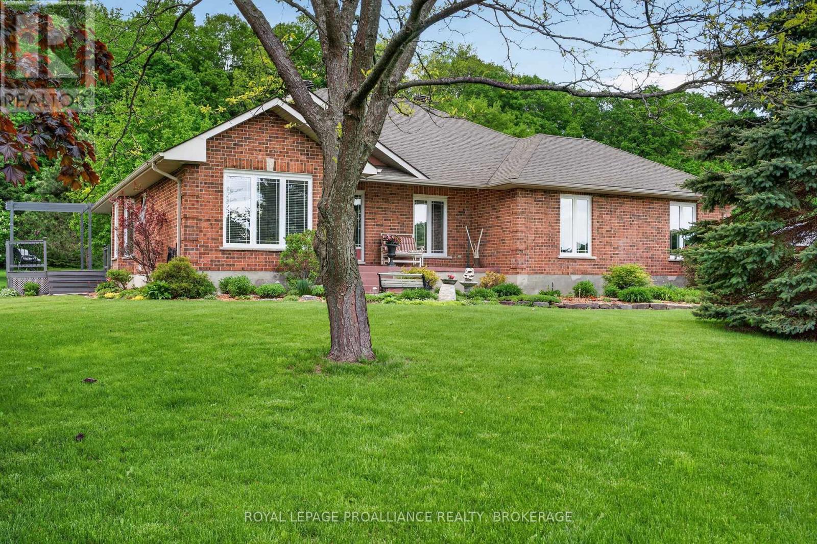 3920 Middle Woodland Drive, Frontenac, Ontario  K0H 1X0 - Photo 2 - X13056942