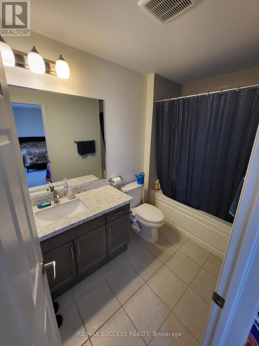 725 Kennedy Circle W, Milton, Ontario  L9E 1R9 - Photo 20 - W13221752