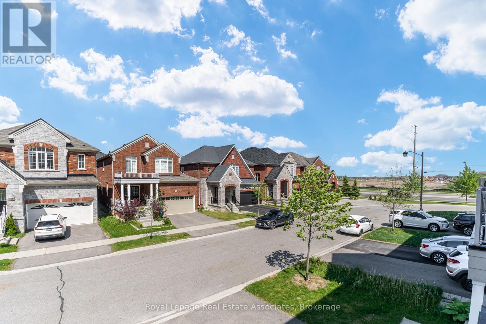 1114 Durno Court, Milton, Ontario  L9T 8P5 - Photo 3 - W13221778