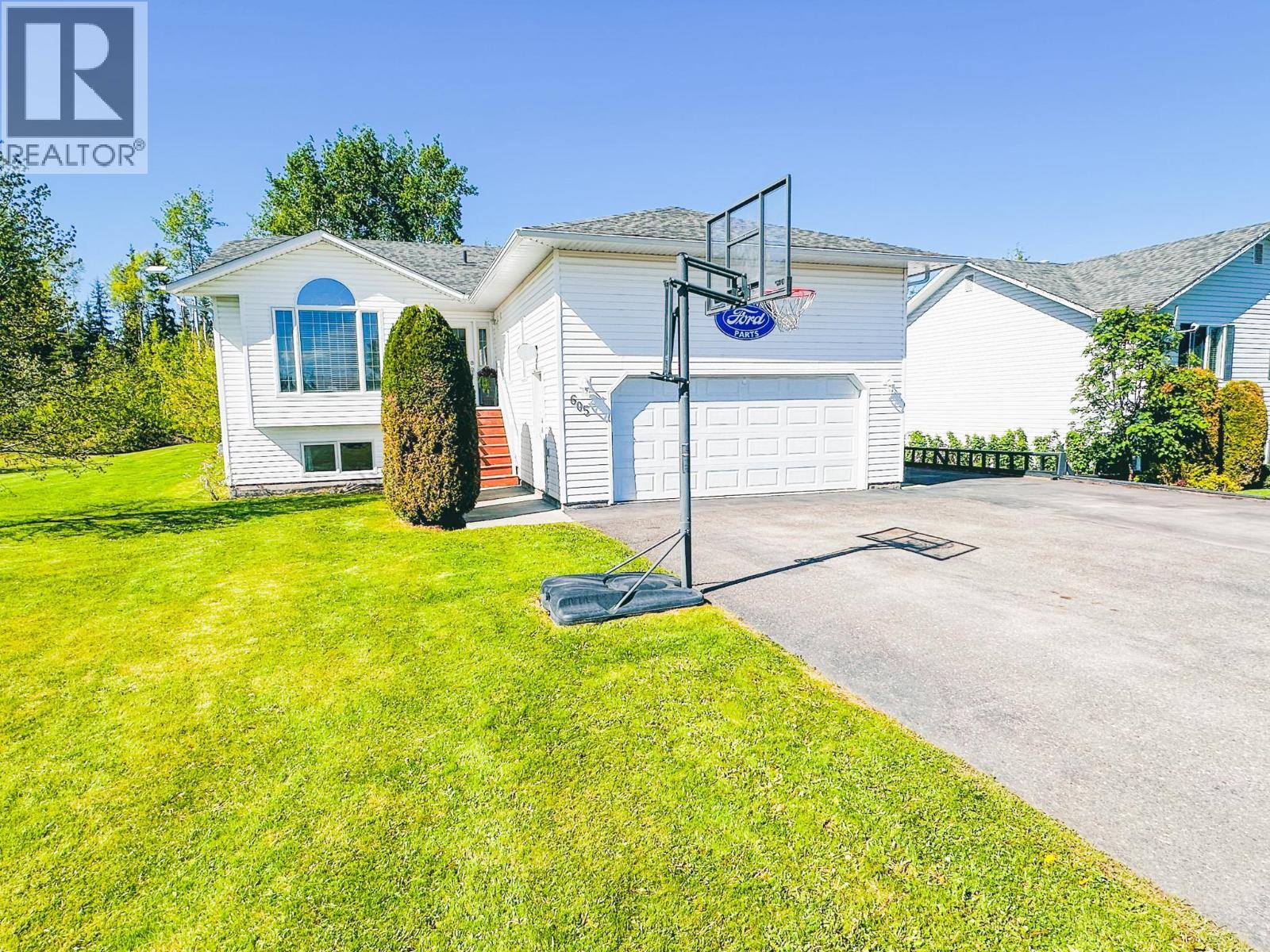 605 9th Avenue, Burns Lake, British Columbia  V0J 1E0 - Photo 3 - R3129681