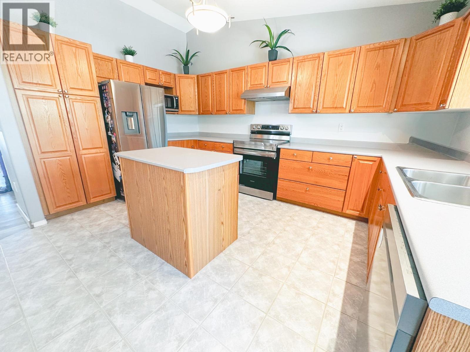 605 9th Avenue, Burns Lake, British Columbia  V0J 1E0 - Photo 27 - R3129681