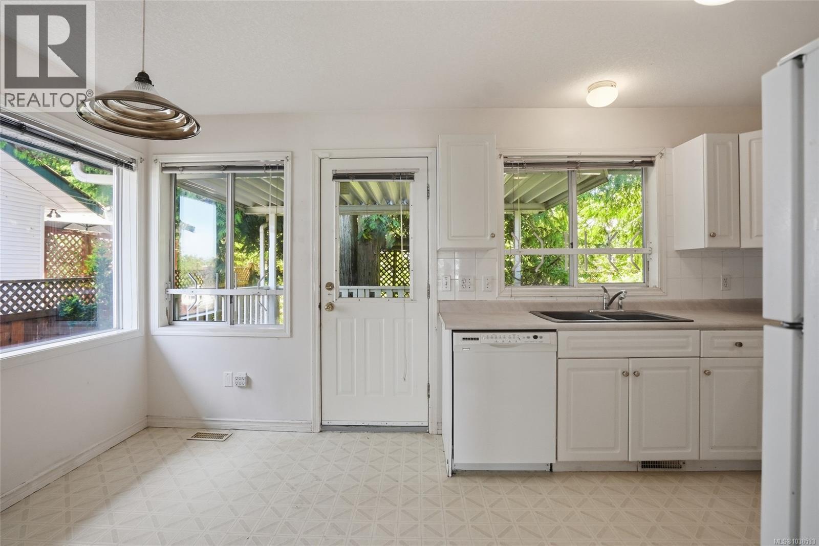 5684 Carrington Rd, Nanaimo, British Columbia  V9T 6C2 - Photo 4 - 1038533
