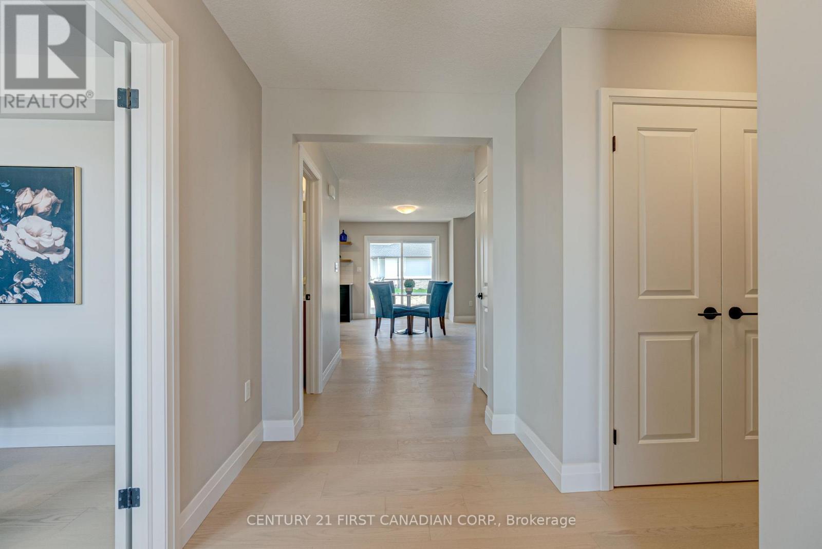 106 Mapledene Lane, Lucan Biddulph (Lucan), Ontario  N0M 2J0 - Photo 4 - X13221982