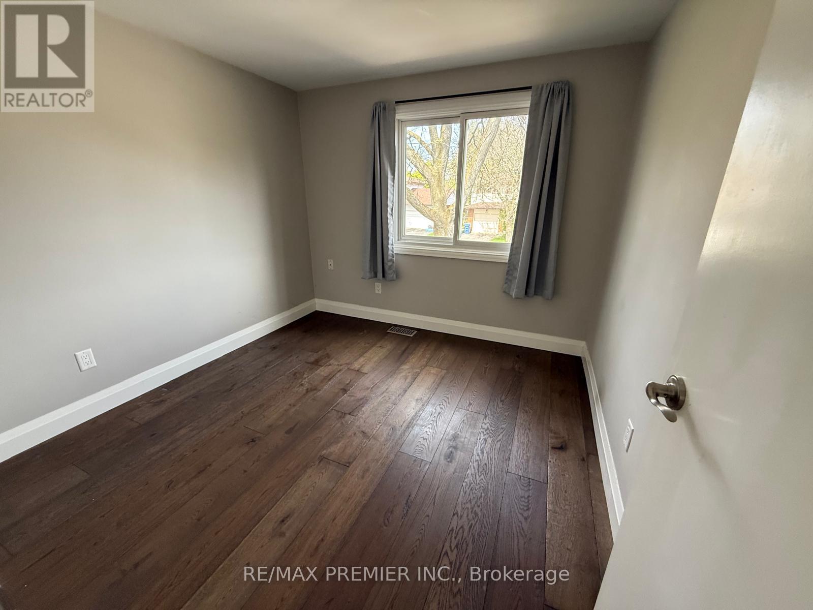 Upper Unit - 416 Cole Road, Guelph, Ontario  N1G 3J8 - Photo 31 - X13221810