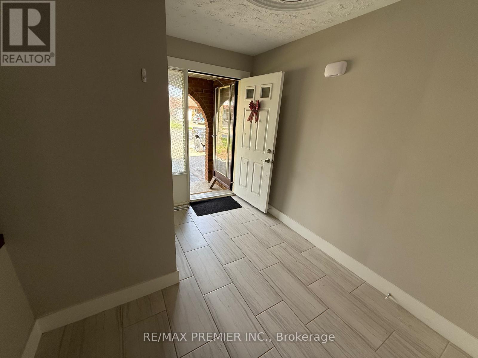 Upper Unit - 416 Cole Road, Guelph, Ontario  N1G 3J8 - Photo 7 - X13221810