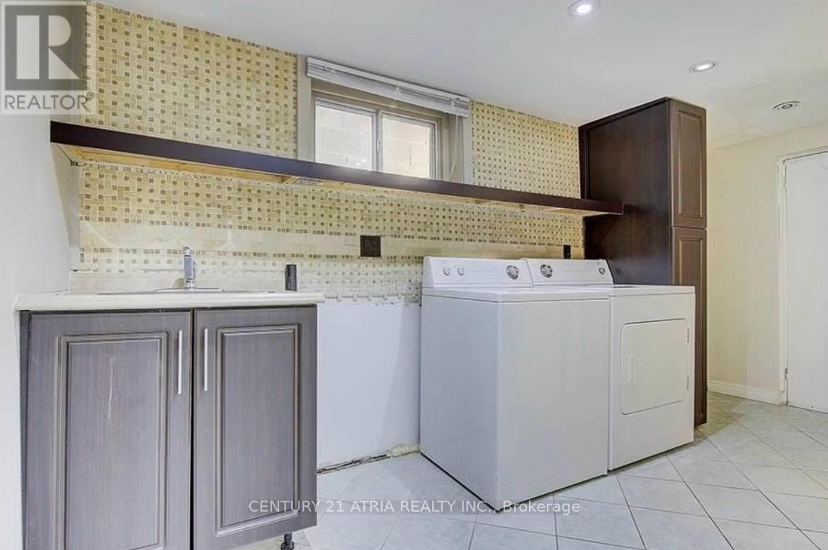 21 Alice Crescent, Toronto, Ontario  M1R 4N6 - Photo 5 - E12845422