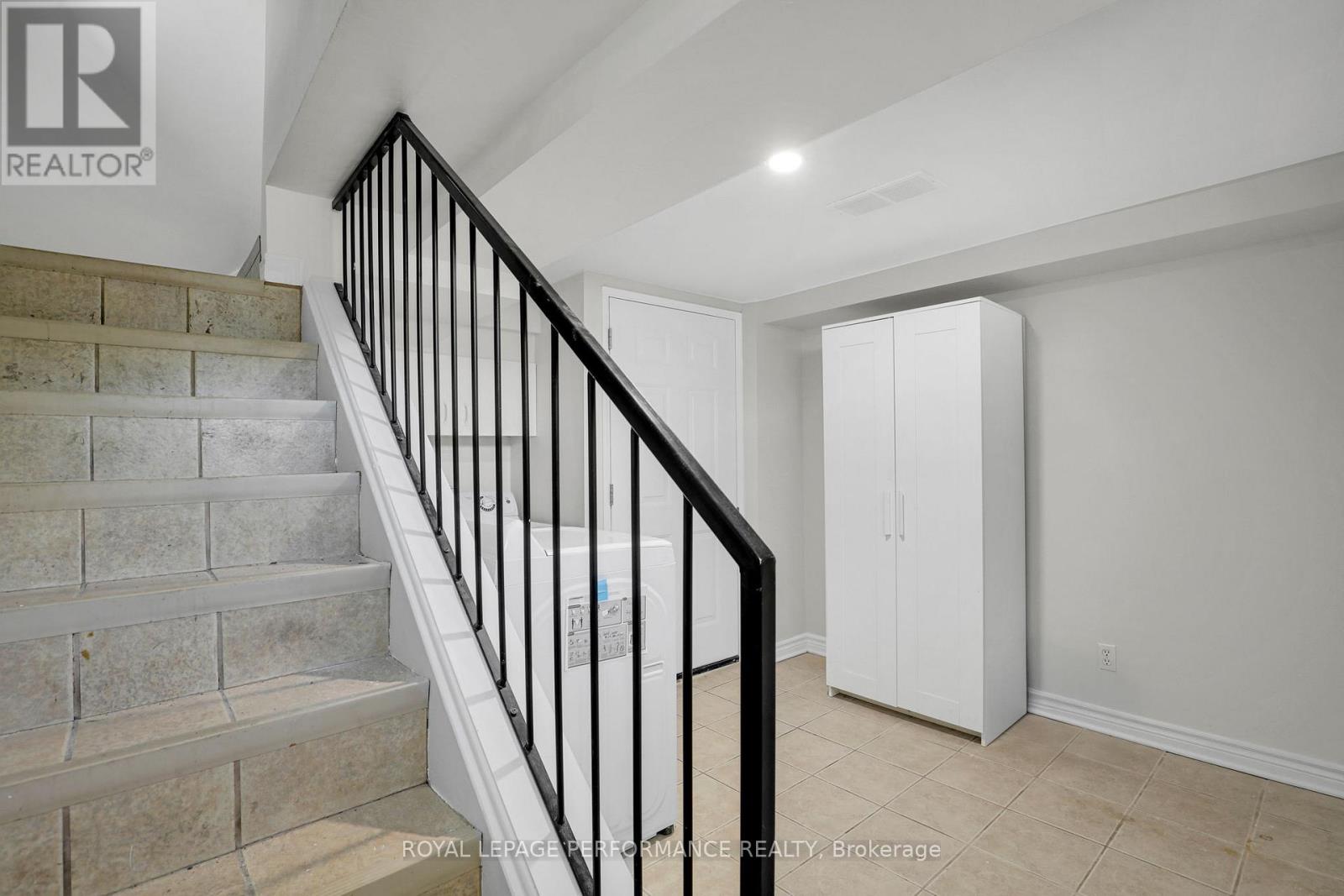 Lower Unit - 940 Brant Lower Unit Street, Ottawa, Ontario  K1K 3N2 - Photo 4 - X13222106