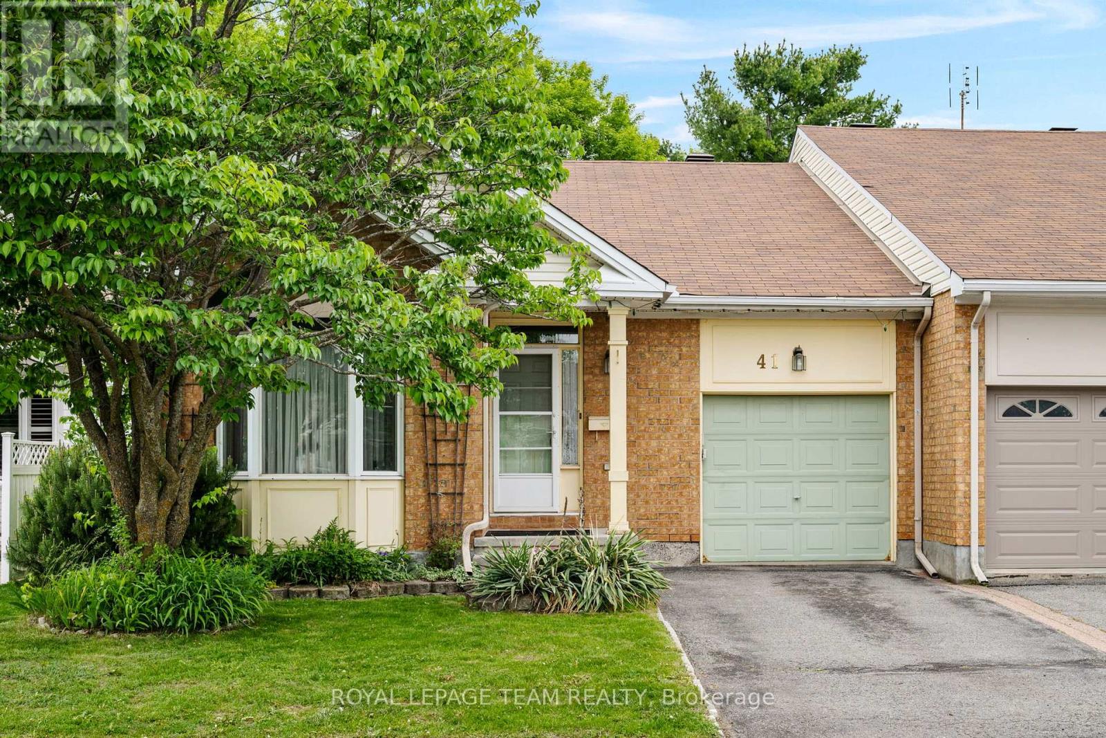 41 Billingham Crescent, Ottawa, Ontario K2K 2T7 - Photo 2 - X13222226