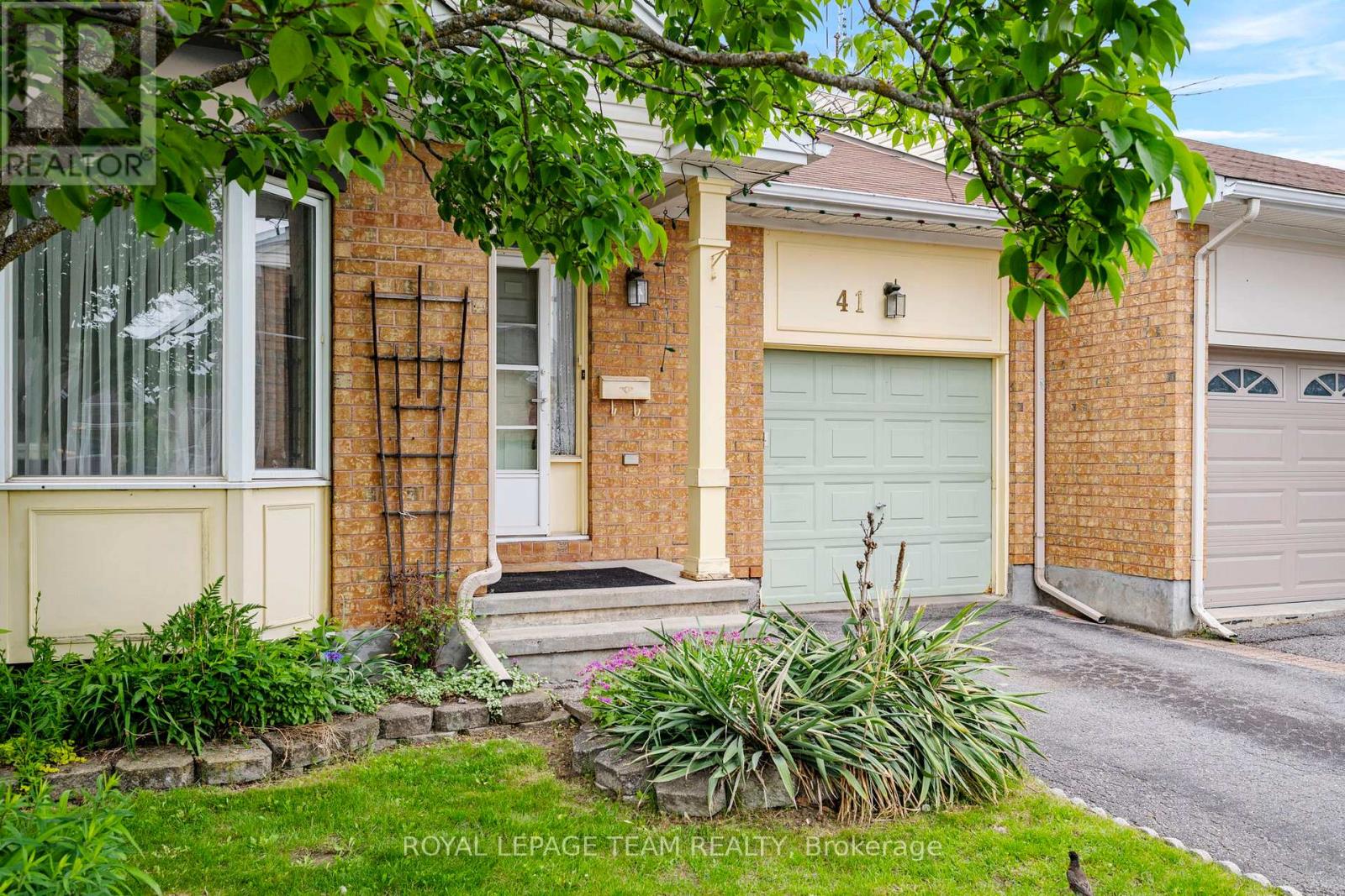 41 Billingham Crescent, Ottawa, Ontario K2K 2T7 - Photo 3 - X13222226