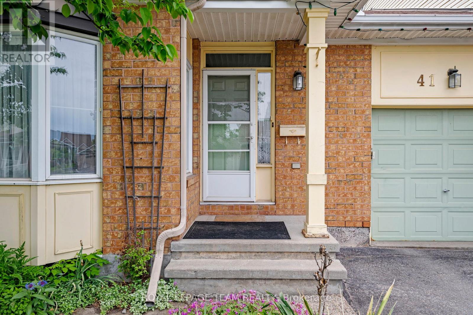41 Billingham Crescent, Ottawa, Ontario K2K 2T7 - Photo 4 - X13222226