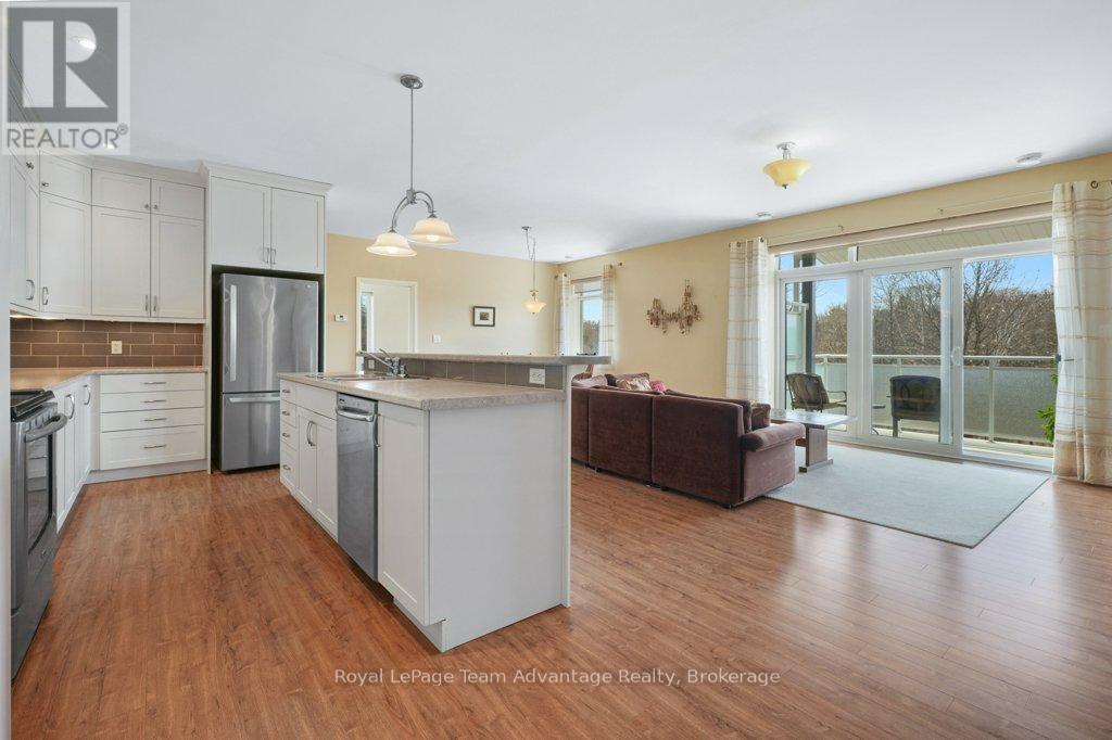 301 - 20a Silver Birch Court, Parry Sound, Ontario  P2A 0A7 - Photo 1 - X13089452