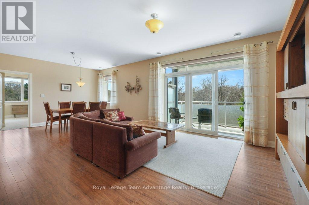 301 - 20a Silver Birch Court, Parry Sound, Ontario  P2A 0A7 - Photo 2 - X13089452