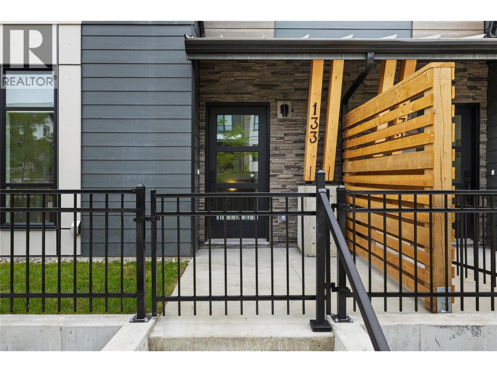 1455 Cara Glen Court Unit# 133, Kelowna, British Columbia  V1V 3B8 - Photo 1 - 10363158