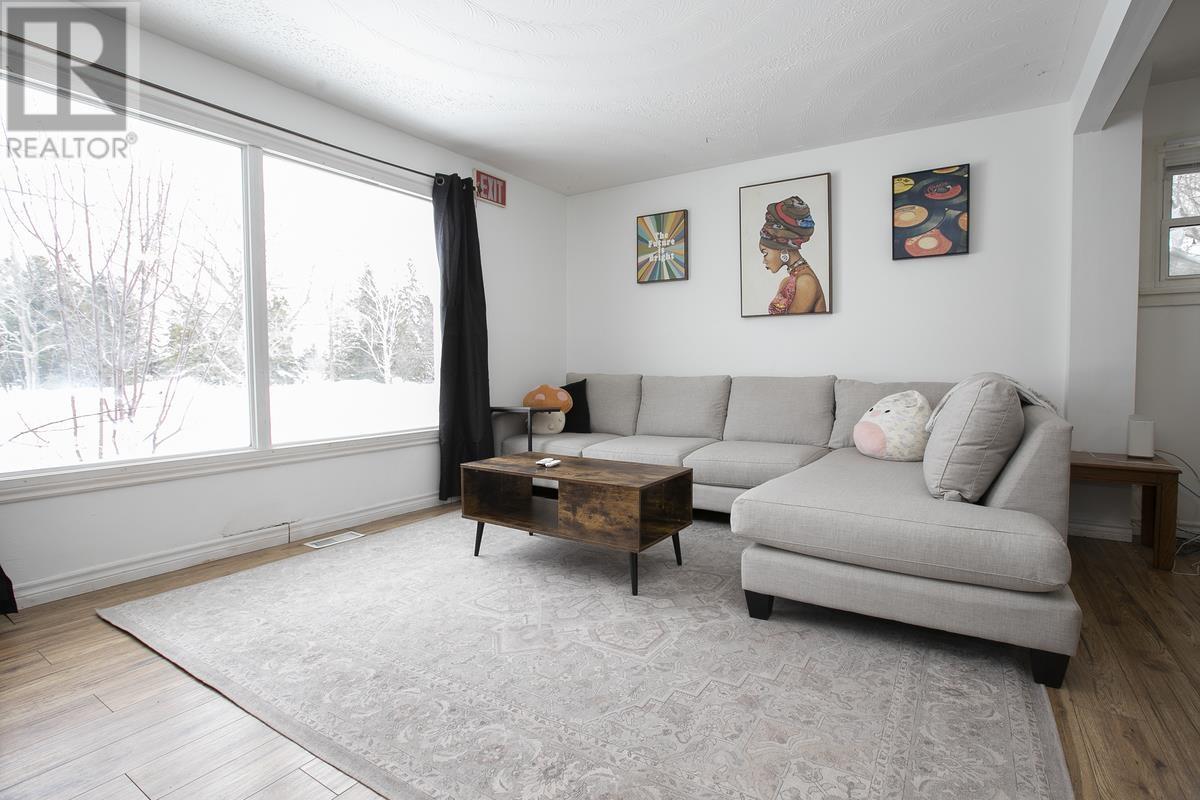 27 Weldon Ave, Sault Ste. Marie, Ontario  P6B 3C4 - Photo 17 - SM260821