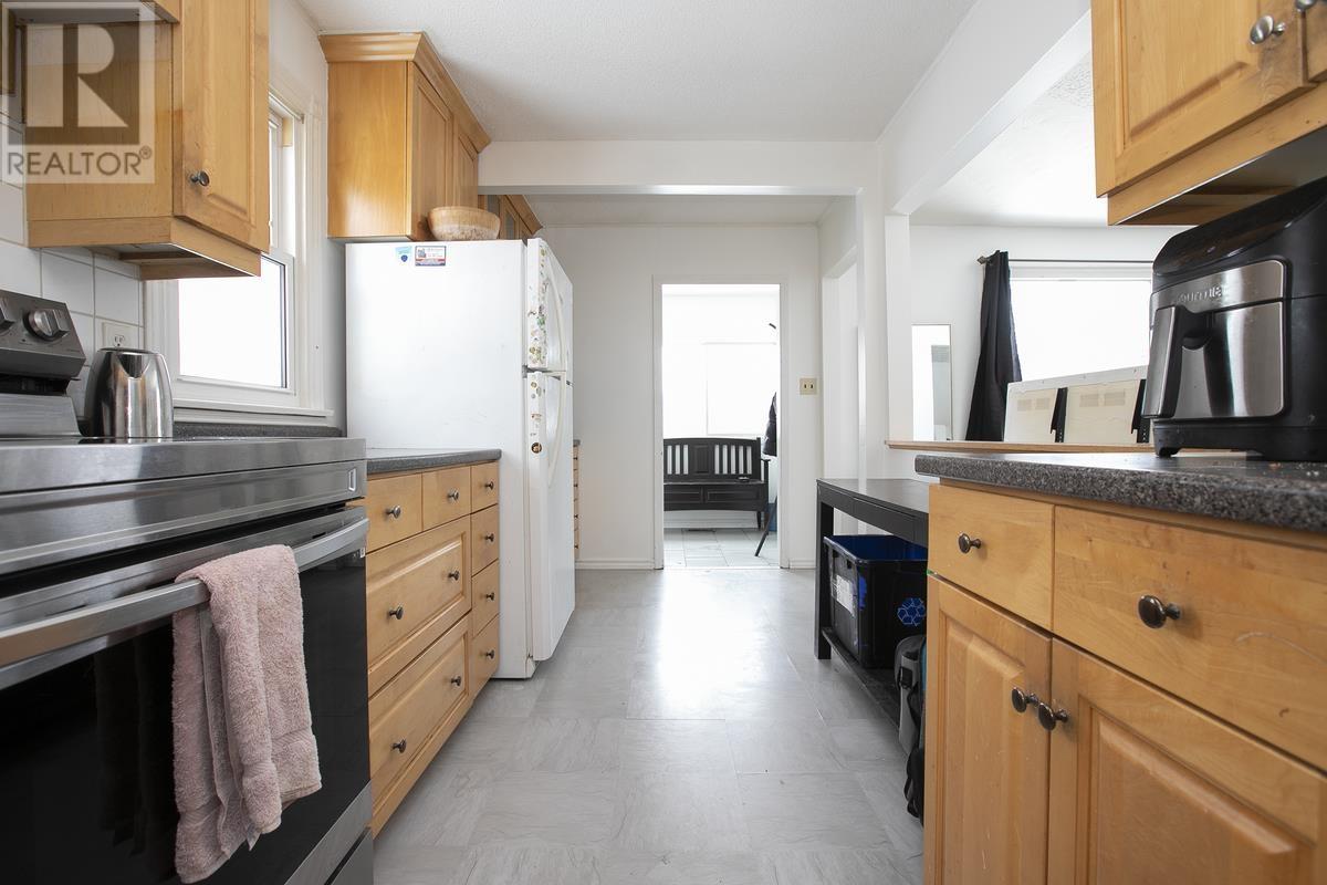 27 Weldon Ave, Sault Ste. Marie, Ontario  P6B 3C4 - Photo 14 - SM260821