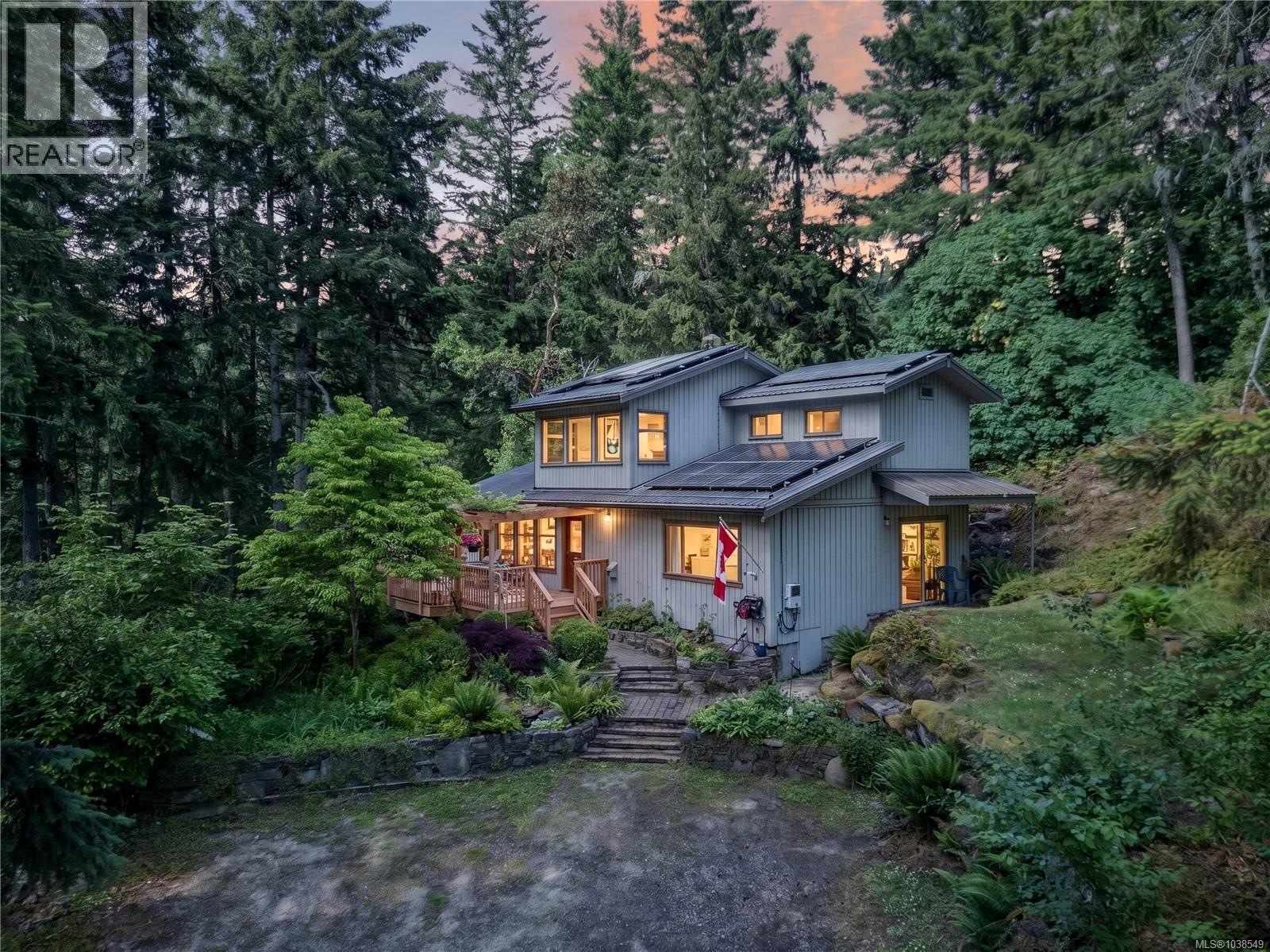 654 Vesuvius Bay Rd, Salt Spring, British Columbia  V8K 2T2 - Photo 2 - 1038549