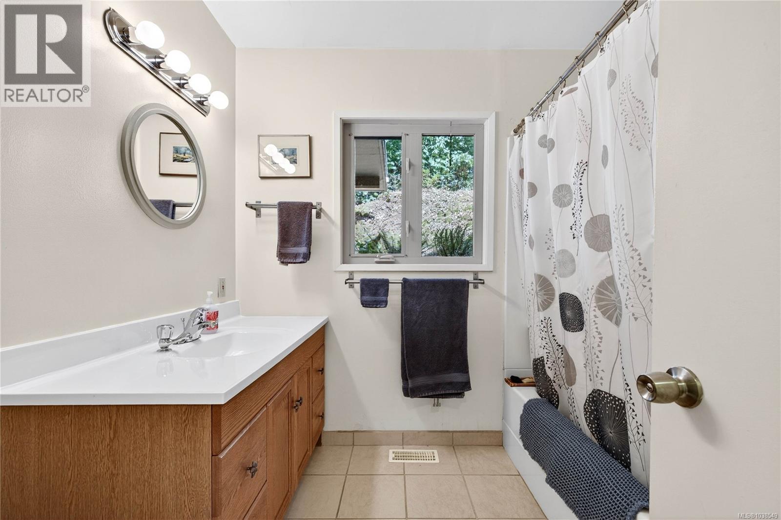 654 Vesuvius Bay Rd, Salt Spring, British Columbia  V8K 2T2 - Photo 21 - 1038549