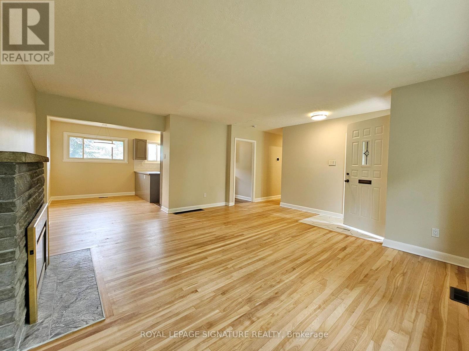 Main - 2368 Drury Lane, Ottawa, Ontario  K2C 1G5 - Photo 5 - X12907440