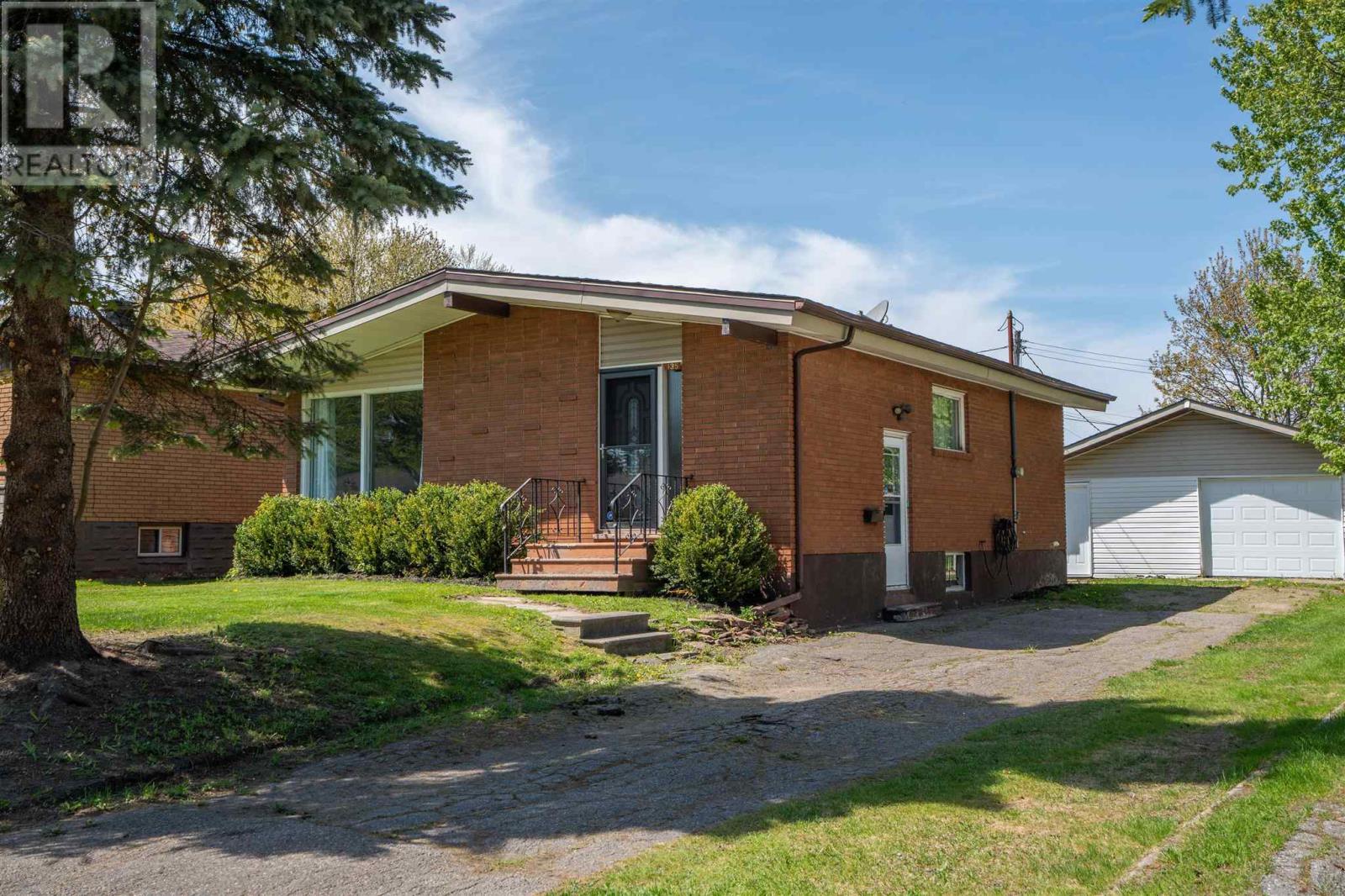 135 Lewis Rd, Sault Ste. Marie, Ontario  P6A 4G6 - Photo 1 - SM261241