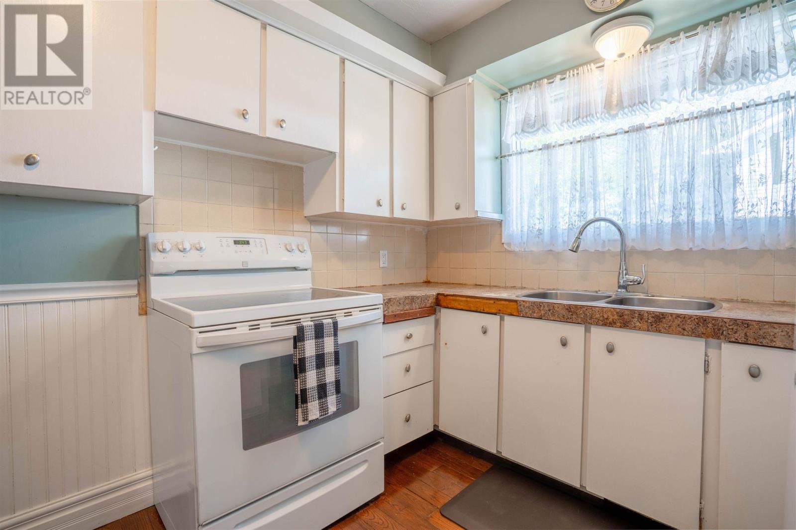 135 Lewis Rd, Sault Ste. Marie, Ontario  P6A 4G6 - Photo 10 - SM261241