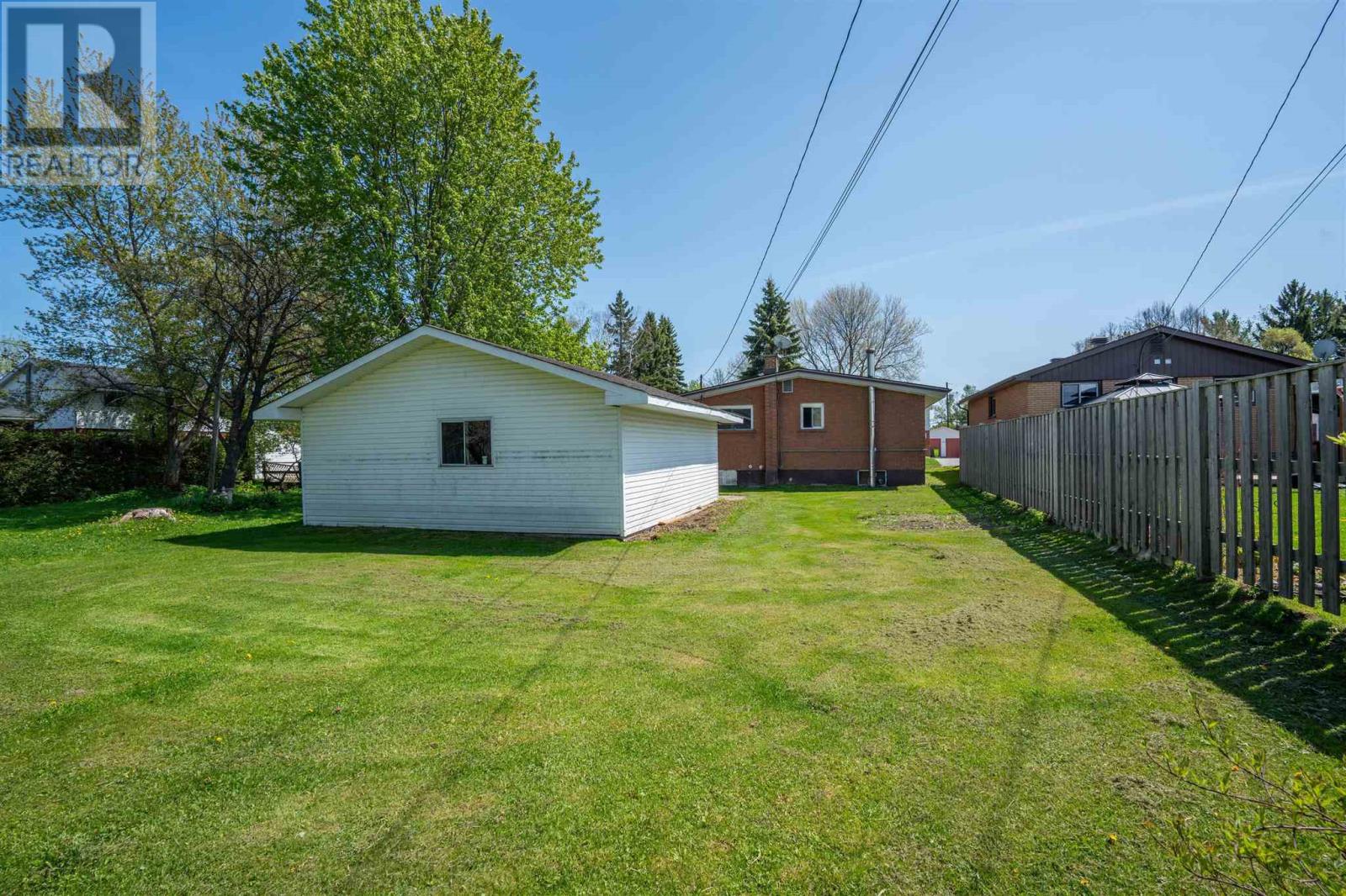135 Lewis Rd, Sault Ste. Marie, Ontario  P6A 4G6 - Photo 25 - SM261241